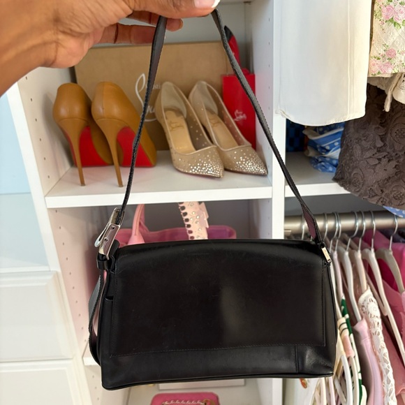 Salvatore Ferragamo Leather Buckle Shoulder Bag 🖤 - Picture 2 of 12